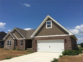 24 Downing Dr, Trafalgar, IN 46181