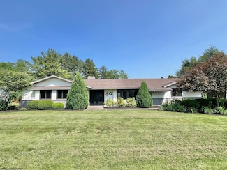 13 Village Park Dr, Morgantown, WV 26508