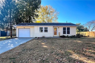 4 Driftwood St, Wathena, KS 66090
