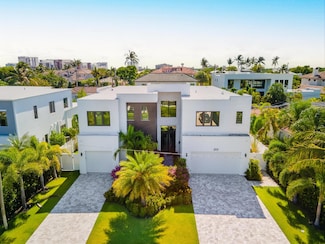 255 NE Spanish Ct, Boca Raton, FL 33432