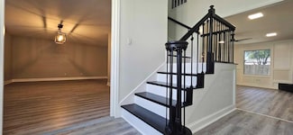 47 W Dansby Dr, Galveston, TX 77551