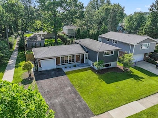 117 S Waverly Place, Mount Prospect, IL 60056