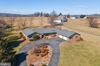 208 Clayhill Dr, Winchester, VA 22602
