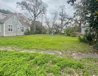 4020 Procter St, Port Arthur, TX 77642