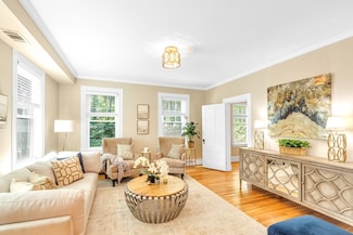 3 Edge Hill St Unit 2, Jamaica Plain, MA 02130