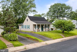 135 Cabbel Dr, Manassas Park, VA 20111