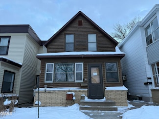 704 N 6th St, Bismarck, ND 58501
