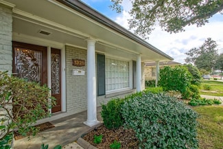 1325 Melody Dr, Metairie, LA 70002