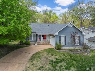 726 Carman Woods Dr, Ballwin, MO 63021