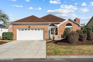 730 Settlers Ln, Kure Beach, NC 28449