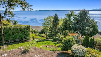 3253 Perkins Ln W, Seattle, WA 98199