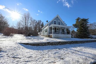 35 Bay St, Northfield, NH 03276