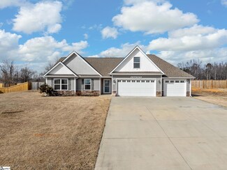231 Gala Ln, Inman, SC 29349
