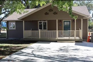 70 Dam Rd, Arnolds Park, IA 51331