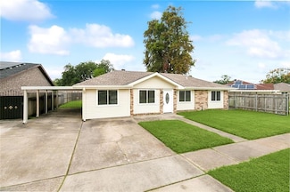 16 Provencial Ct, Violet, LA 70092