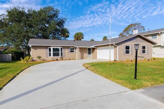 240 Wellington Dr, Daytona Beach, FL 32119