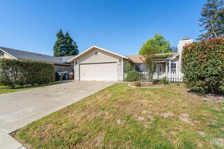 533 Huntington Ct, Tulare, CA 93274
