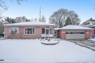 1652 7th St NW, Grand Rapids, MI 49504