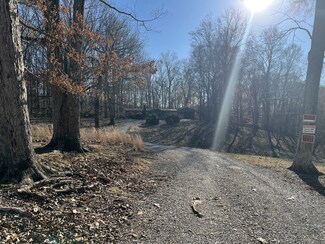 828 Potters Ln, Clarksville, TN 37040