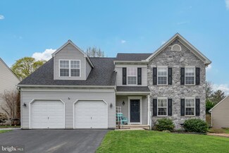 8 Carriage Dr, Mountville, PA 17554