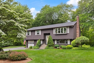 11 Gunwood Ln, North Easton, MA 02356