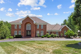 2242 Whitney Pointe Dr, Chesterfield, MO 63005