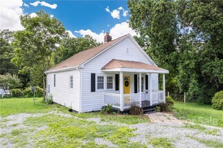 320 W Plum St, Stanley, NC 28164