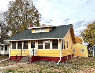 118 W 4th St, Kanawha, IA 50447