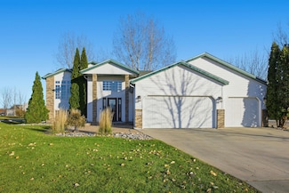 3164 11th Ave S, Moorhead, MN 56560