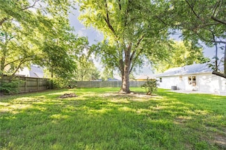 1000 SW Tater Black Rd, Bentonville, AR 72712