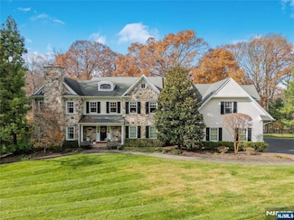 278 Crest Place, Franklin Lakes, NJ 07417