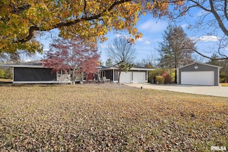 612 W Bittersweet Rd, Washington, IL 61571
