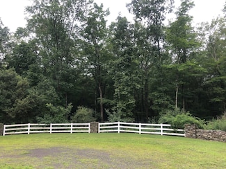 14 Gate Post Ln, Litchfield, CT 06750