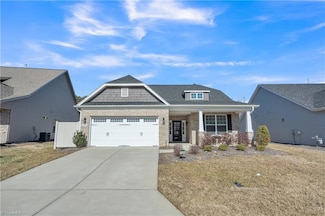 1206 Newton Dr, Mebane, NC 27302