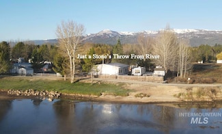 1 & 3 P St, Cascade, ID 83611