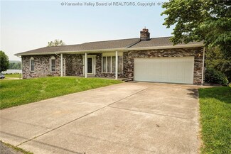 105 & 106 River Ln, Nitro, WV 25143