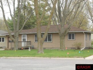 1119 S Moore St, Blue Earth, MN 56013
