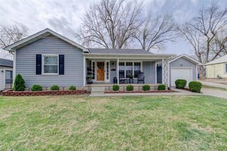 1107 Pike St, Saint Charles, MO 63301