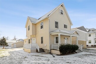 427 4th Ave SW, Cedar Rapids, IA 52404