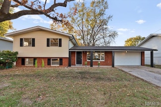 341 Sumter Dr, Belleville, IL 62221