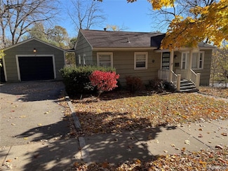 74 S Holcomb Rd, Village of Clarkston, MI 48346