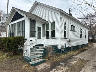 1226 Sanford St, Muskegon, MI 49441