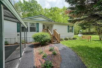 6028 Loch Loosa Dr, Crossville, TN 38572