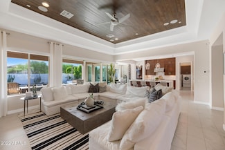 2855 E Los Gatos Dr, Phoenix, AZ 85050
