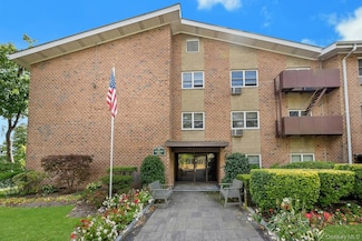 220 Chestnut St Unit 2K, Port Chester, NY 10573