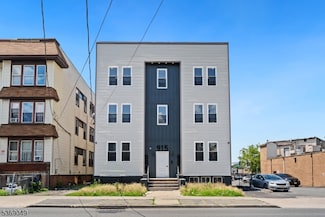 915 Grove St Unit 2R, Irvington, NJ 07111