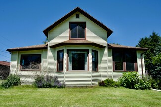 1927 Hawthorne Ave, Saint Joseph, MI 49085