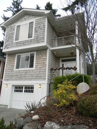 9380 Seaview Ave, Indianola, WA 98342
