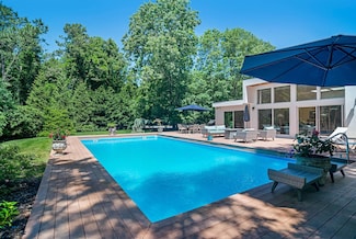 36 Deer Field Way, Quogue, NY 11959