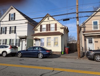 377 Lakeview Ave, Lowell, MA 01850